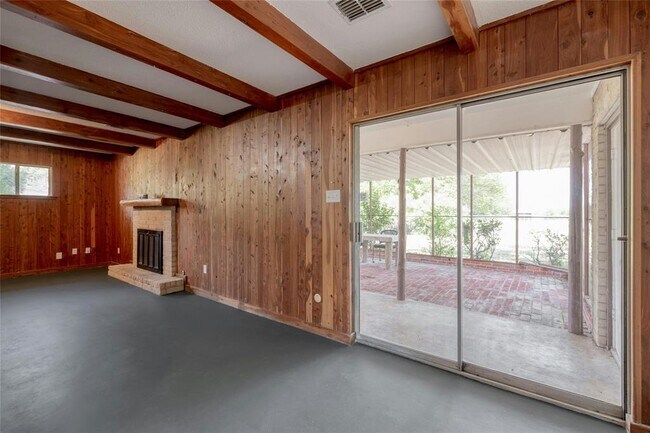 Building Photo - 511 Sloan St