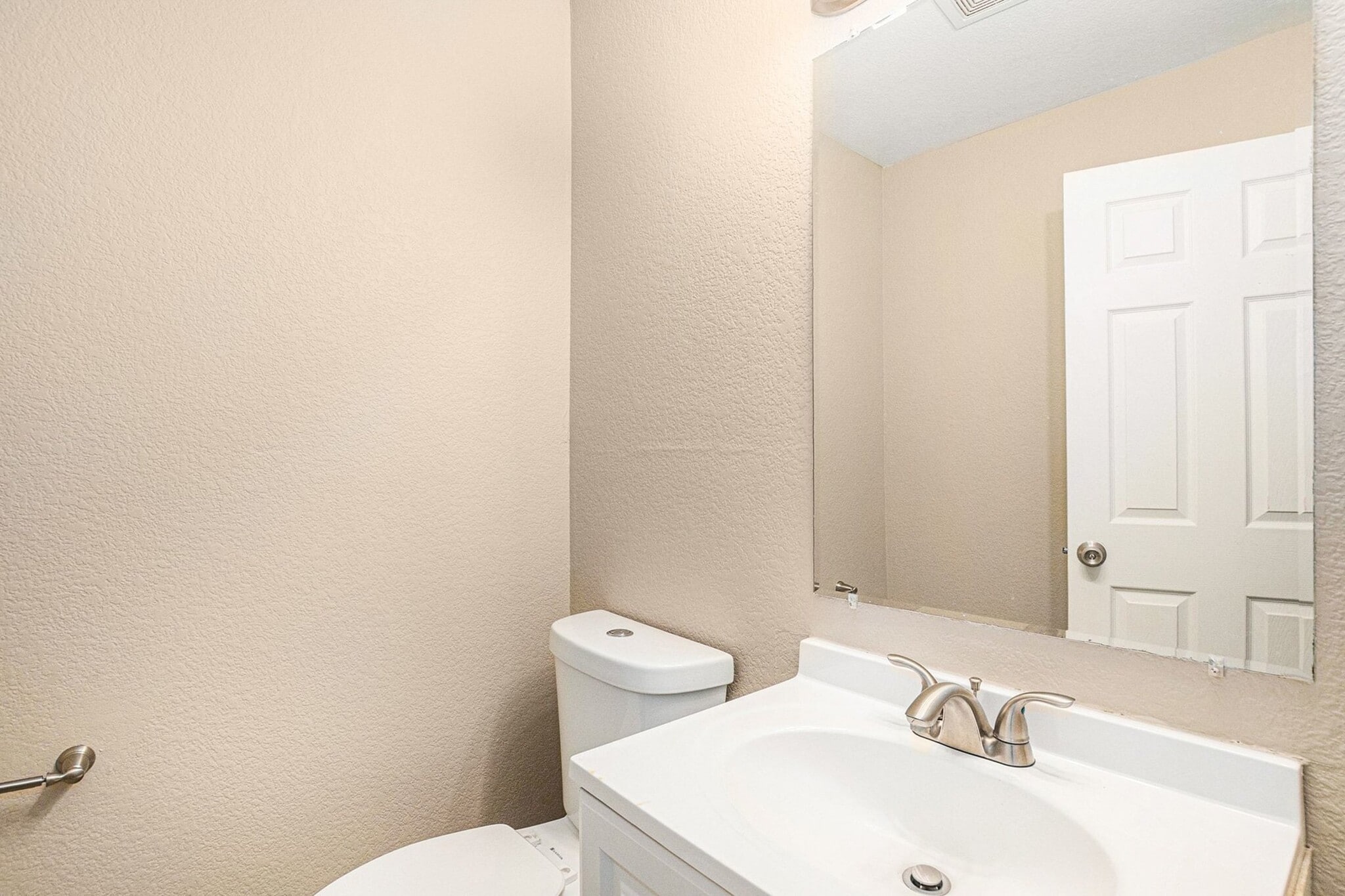 Building Photo - 16373 E 17th Pl