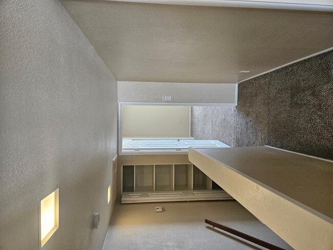 Building Photo - 885 N Granite Reef Rd