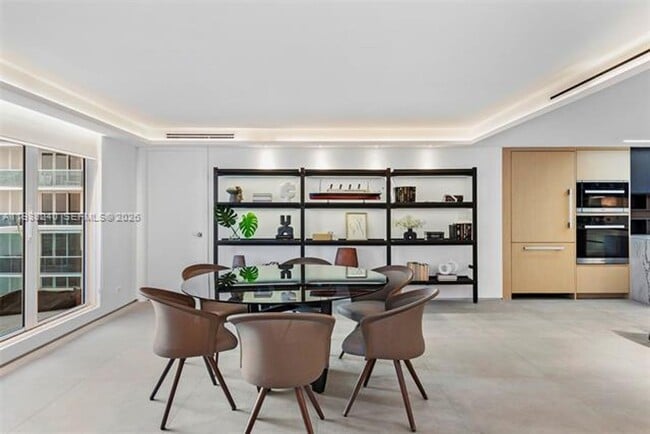 Building Photo - 2301 Collins Ave