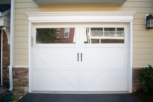 Building Photo - 2310 Avinity Ct
