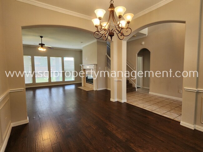 Building Photo - 6317 Day Spring Dr