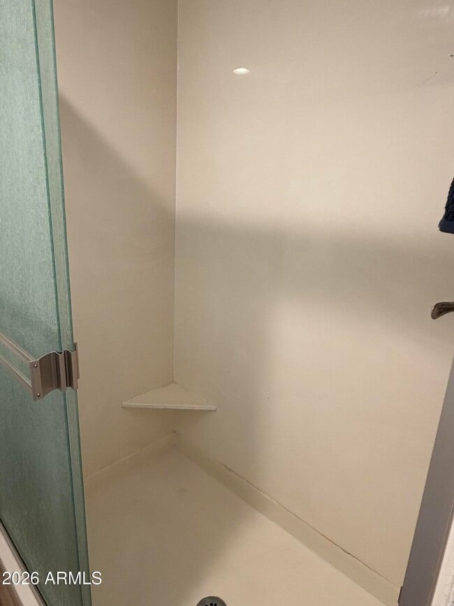 Building Photo - 533 W Guadalupe Rd