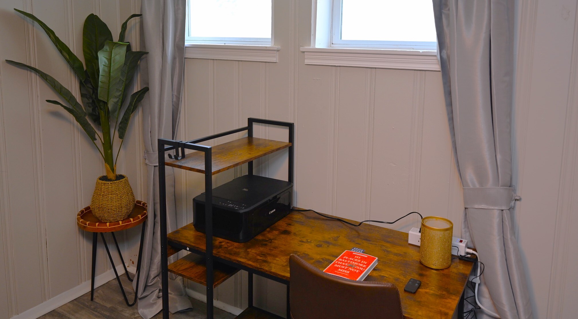 Oasis 1 studio - 1544 Oakridge Rd