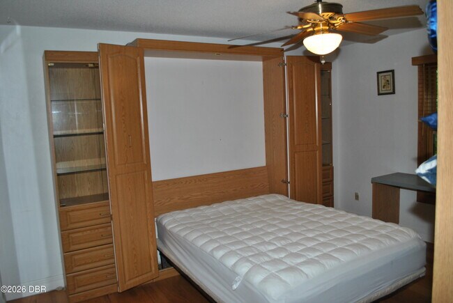 Building Photo - 5590 Lancewood Cir S