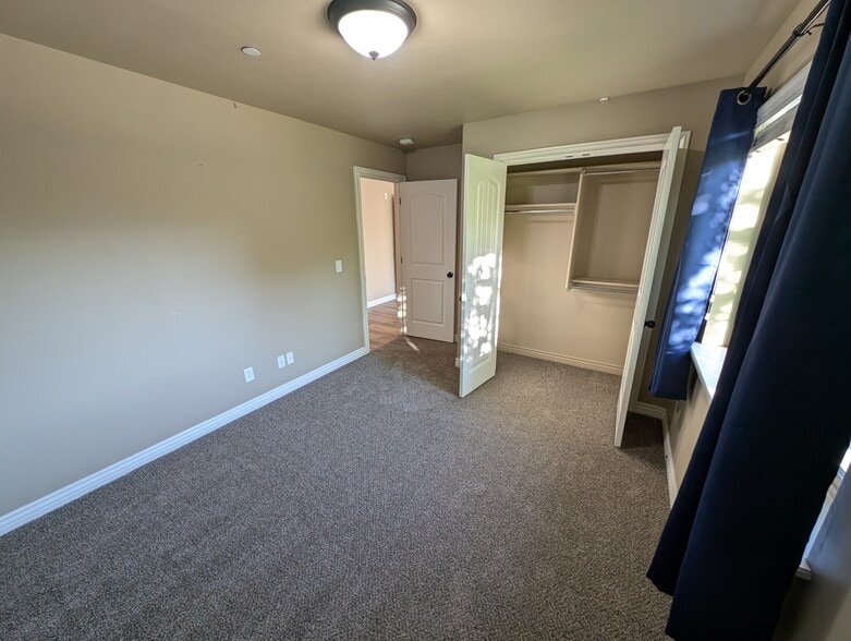 Bedroom 1 - 909 S Main St
