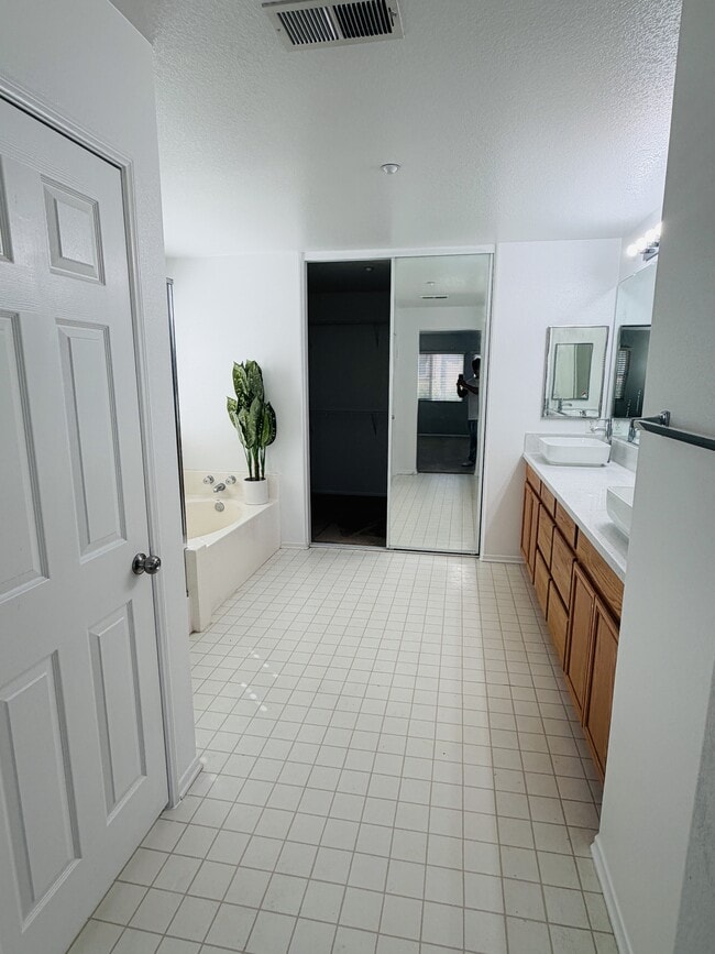 Building Photo - 7575 Lime Ave