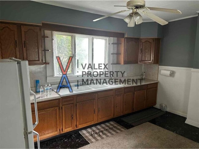 Building Photo - 1310 Swetland St