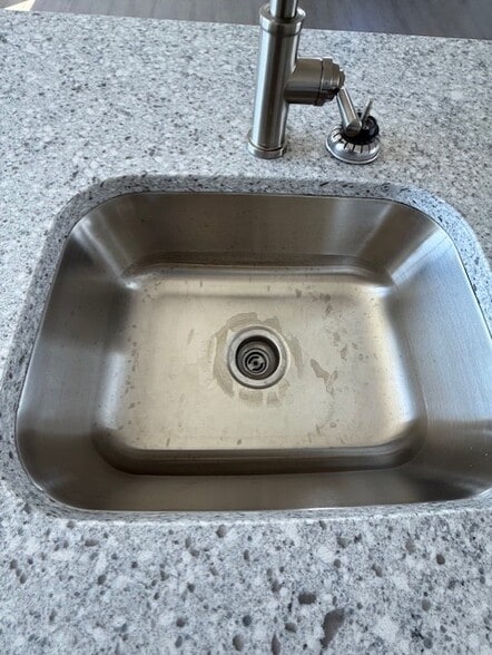 Building Photo - 50 N Conifer Dr