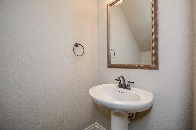 Building Photo - 64 Daffodil Meadow Pl