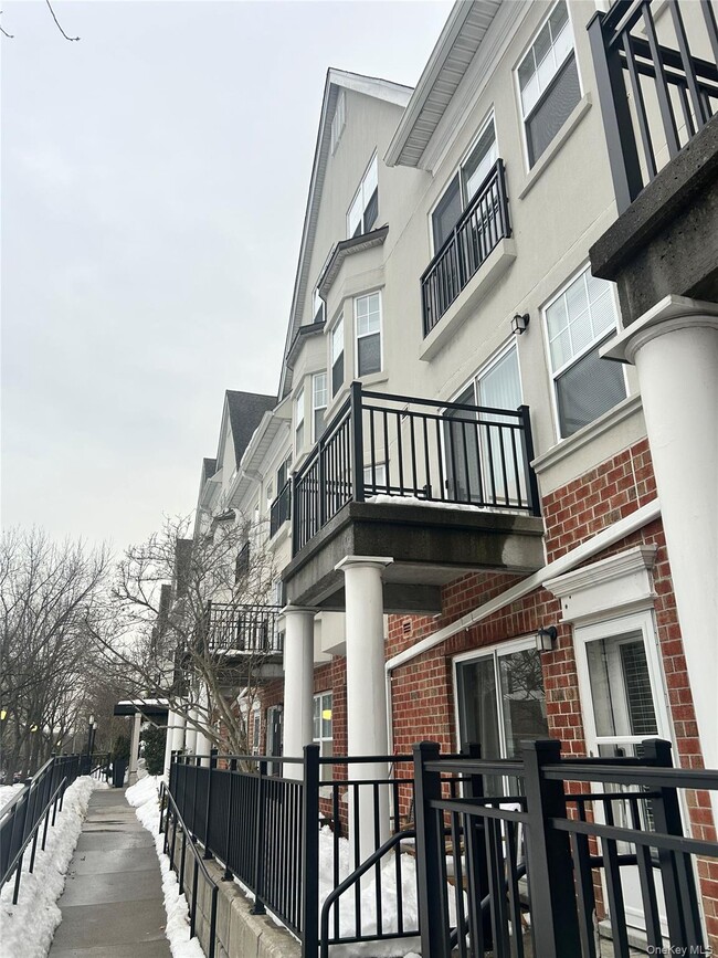 Building Photo - 125 Parkway Rd