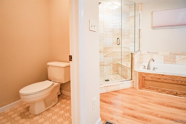 Building Photo - 3309 Lower Lakes Estates Dr