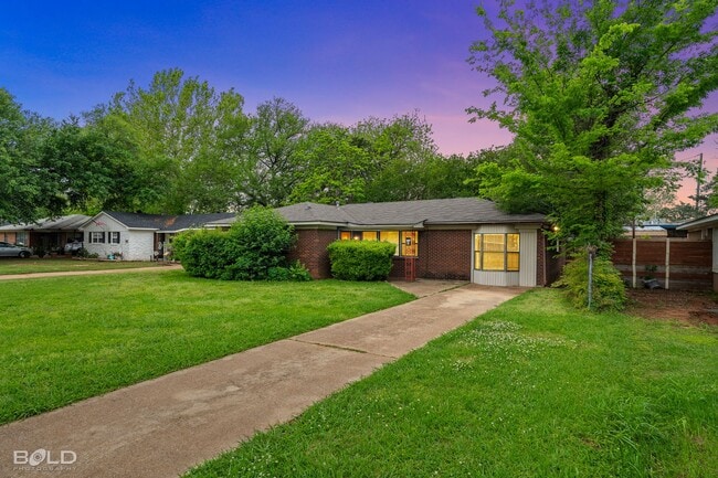 Building Photo - Check Out this 3 bed 2 bath in Bossier!!