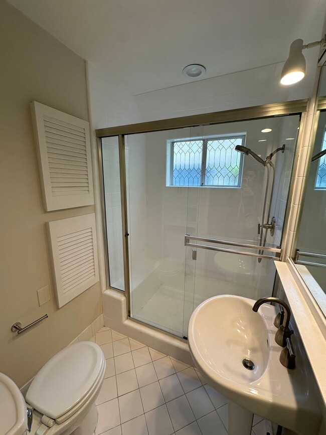 Building Photo - Comfy and charming 2 bedroom, best Palo Al...