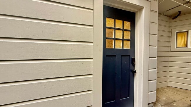 Building Photo - 1BR/1BA Renovated In-Law Unit in NOPA