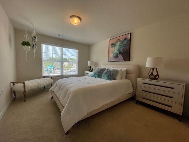 Building Photo - Heron | 3 Bed 2.5 Bath | Garage | 1800 sf | $2699-$3104 | 6, 7, 8, 9, 11, 12, 13, 14, 15 and 18 m...