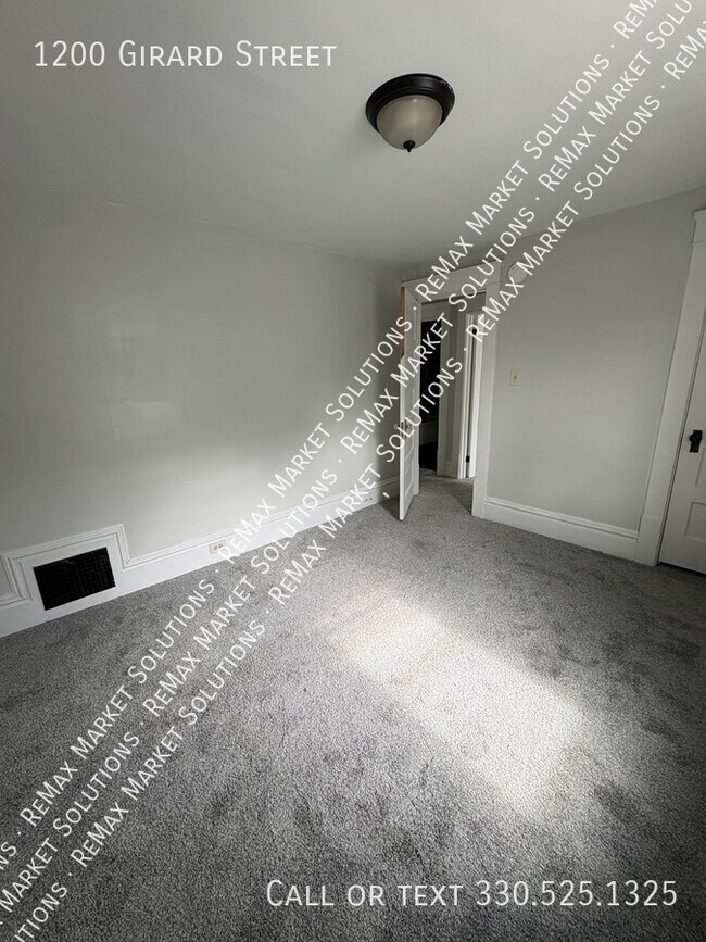 Building Photo - 1200 Girard St