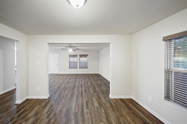 Building Photo - 15536 Briar Forest Dr