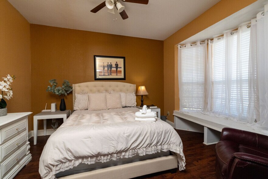 Building Photo - 3032 Marigold Dr