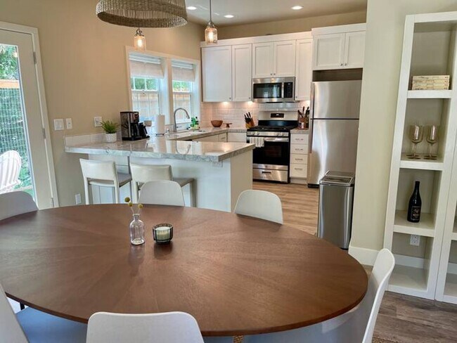 Building Photo - Modern 3 Bedroom 2.5 Bathroom House Close to Downtown Nevada City