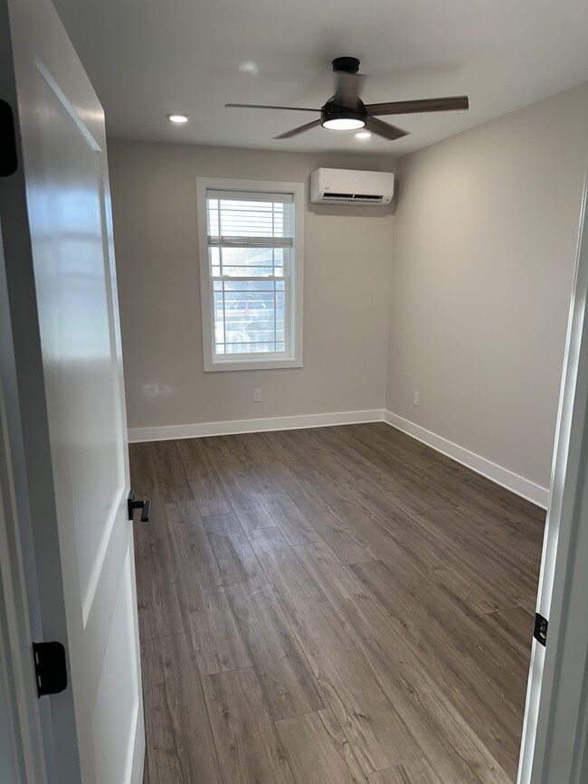 Building Photo - 259 Liam Ln