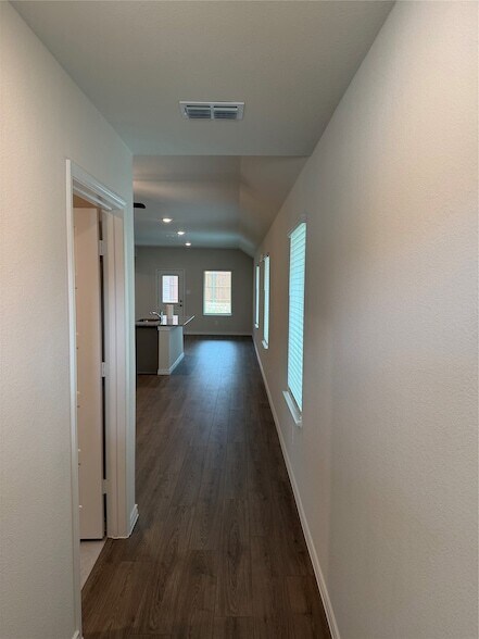Building Photo - 10213 Barron Dr