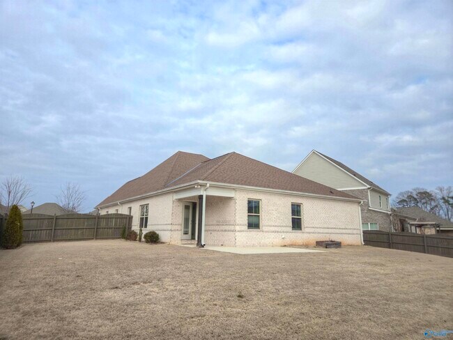 Building Photo - 223 Dustin Ln