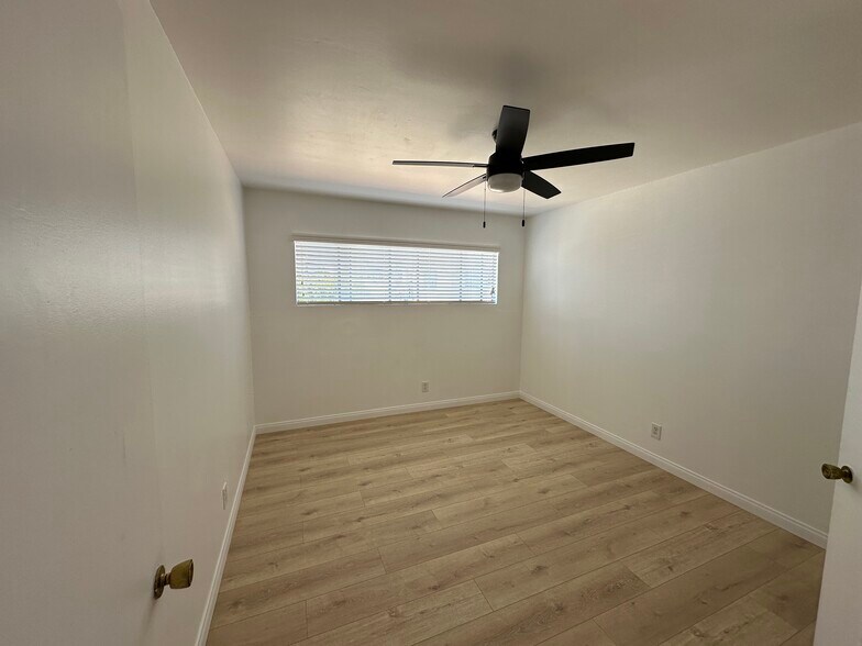 Building Photo - 1001 N Gay St