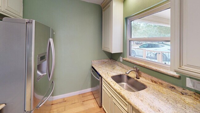 Building Photo - Beautiful 3-Bedroom Home in a Quiet Neighborhood – Great Value & Location!