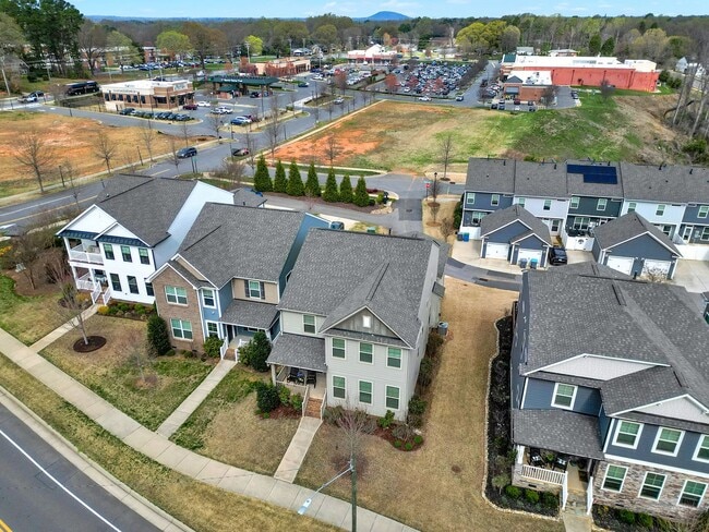 Building Photo - Beautiful 3 bed house in Belmont NC!