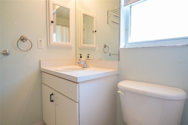 Building Photo - 3559 Capland Ave