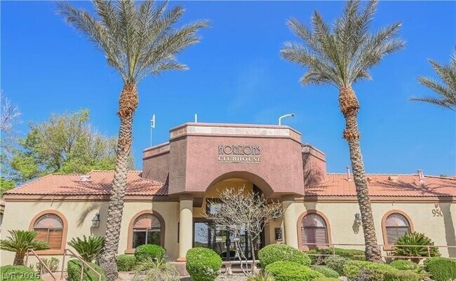 Building Photo - 950 Seven Hills Dr
