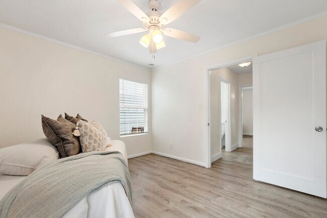 Building Photo - 2561 Pacific St