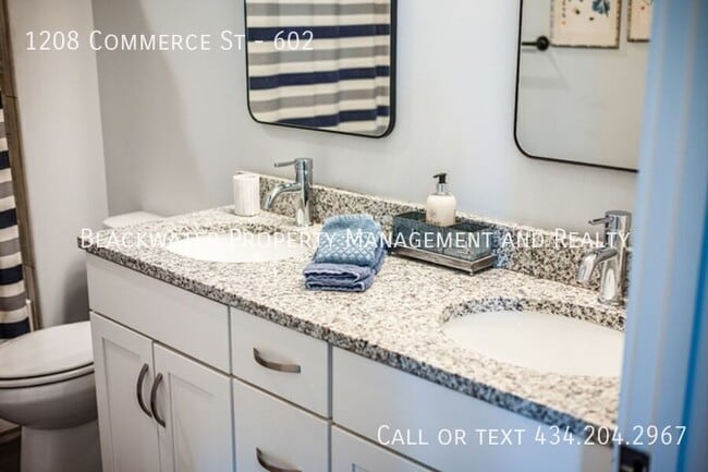 Building Photo - 1208 Commerce St