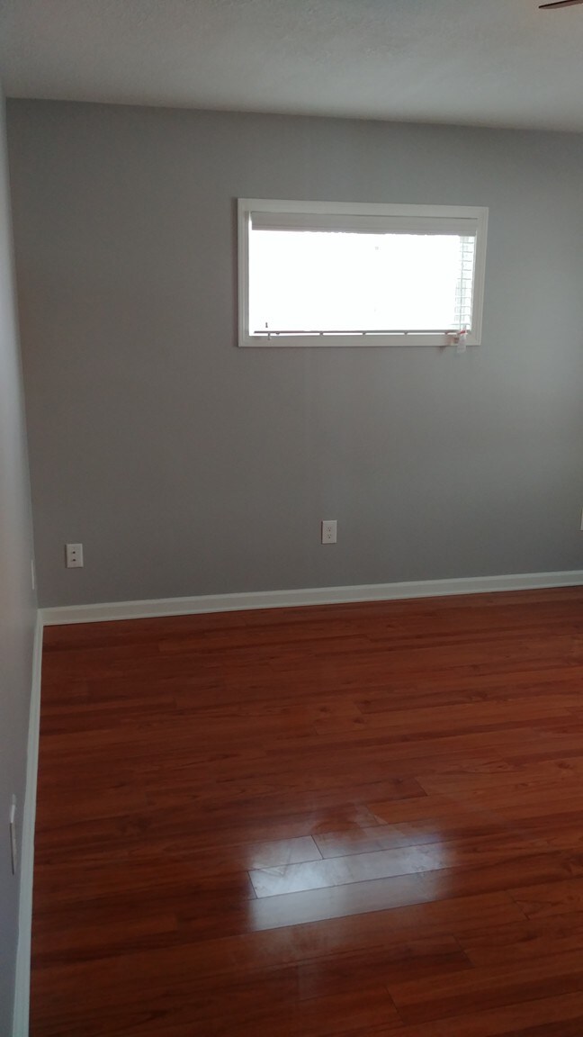 Livingroom - 130 E Vienna St