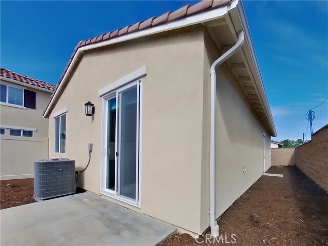 Building Photo - 1721 Lorraine Dr