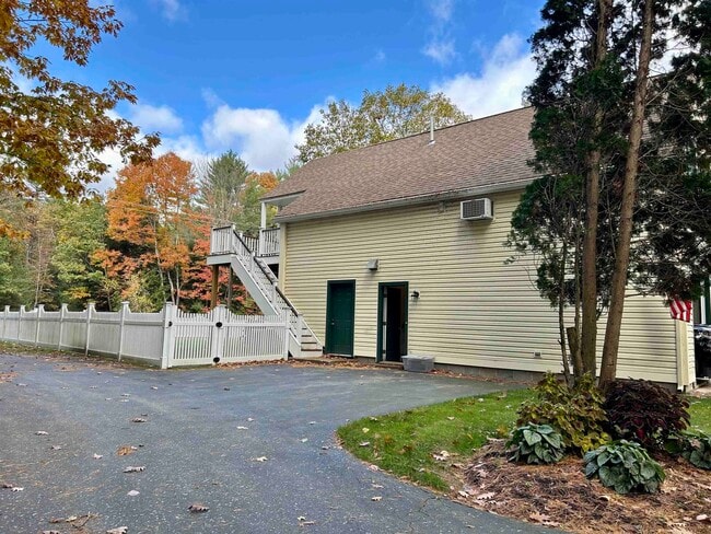 Building Photo - 557-559 E Penacook Rd