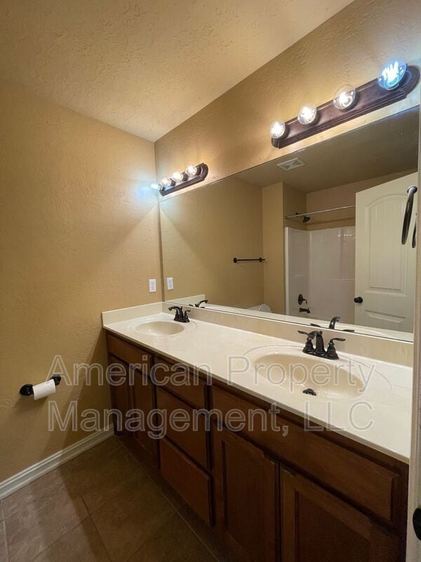 Building Photo - 13046 E 133rd Pl N