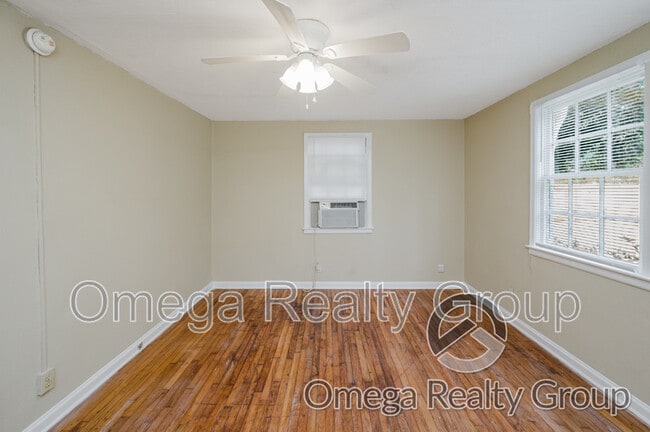 Building Photo - 1020 Pershing St