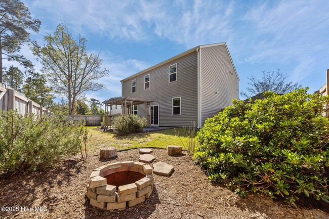 Building Photo - 115 Tralee Pl