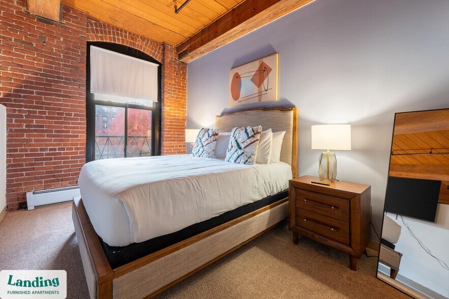 Building Photo - 45 Willow St