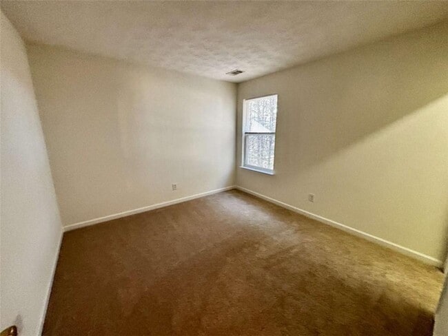 Building Photo - 2735 Meadow Trace Dr