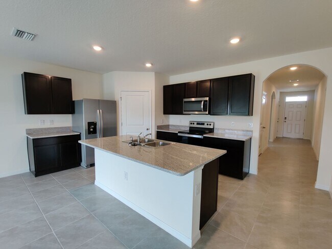 Building Photo - 8851 Bower Bass Cir