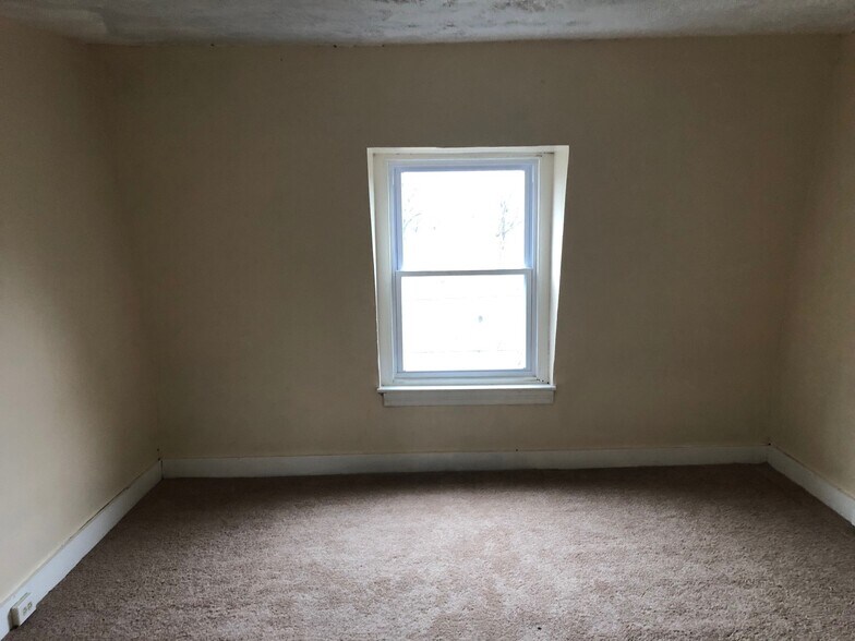 Building Photo - 2134 Kutztown Rd