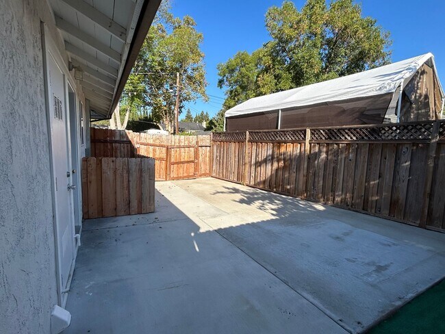 Building Photo - 1655 Merian Dr
