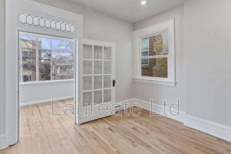 Building Photo - 1058 N Pearl St