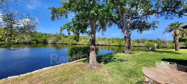 Building Photo - 4211 Hampton Dr
