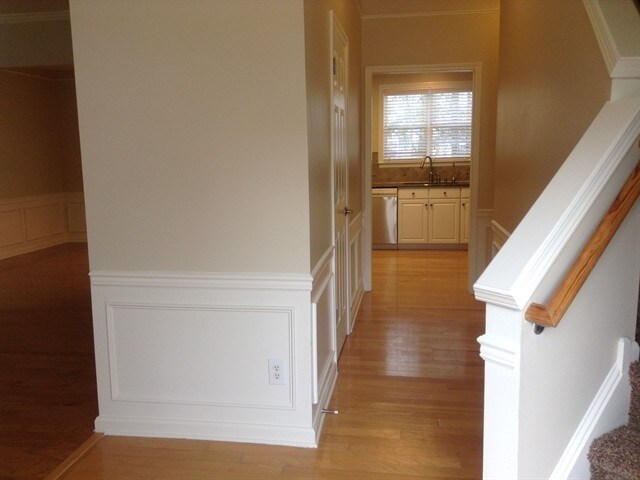 Building Photo - 6325 Elderslie Dr