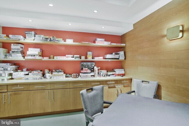 Building Photo - 5904 Mt Eagle Dr