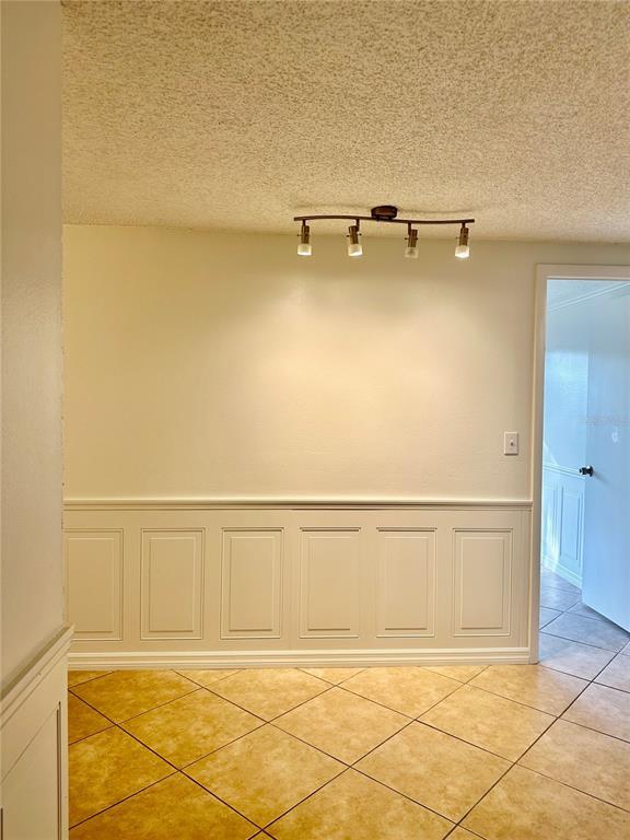 Building Photo - 12217 Buttonwood Row
